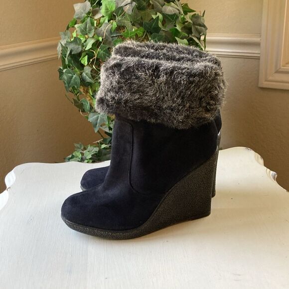 Zigi Soho Gabriel Faux Fur Fold Over Black Suede Wedge Ankle Boots Size 7.5 New - Picture 3 of 15